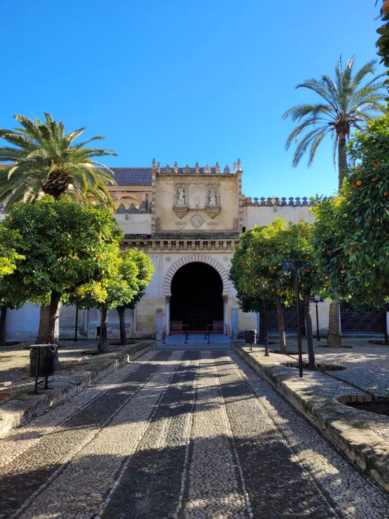 mezquita courtyard