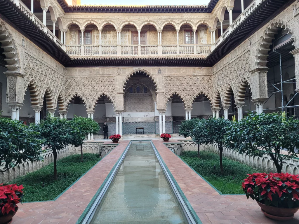 Photo of the courtyard at Alcazar Seville